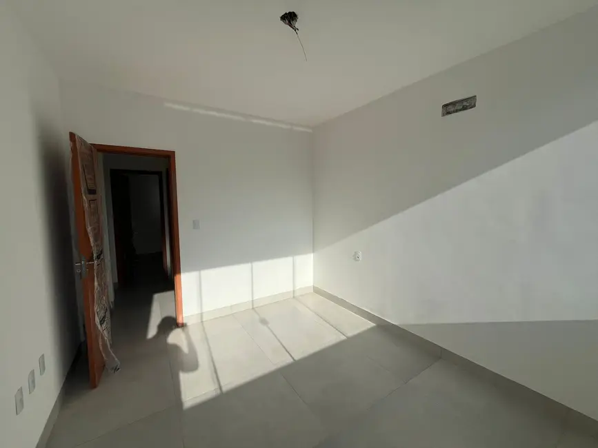 Foto 8 de Sobrado com 3 quartos à venda, 100m2 em Novo Mundo, Uberlandia - MG
