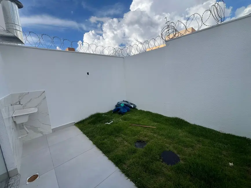 Foto 7 de Sobrado com 3 quartos à venda, 100m2 em Novo Mundo, Uberlandia - MG
