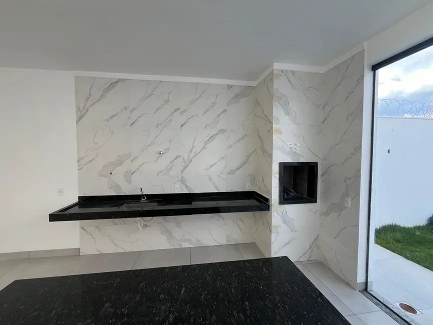 Foto 5 de Sobrado com 3 quartos à venda, 100m2 em Novo Mundo, Uberlandia - MG