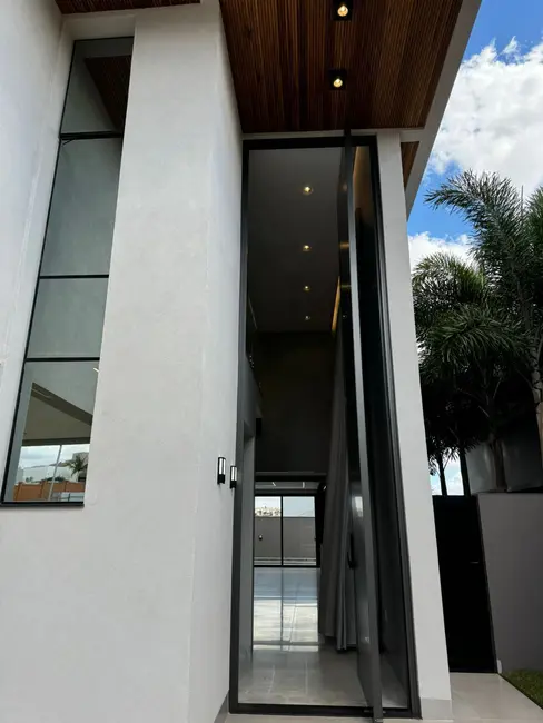 Casa com 4 quartos à venda, 363m2 em Granja Marileusa, Uberlandia - MG - imagem 1 Foto 1 de Casa com 4 quartos à venda, 363m2 em Granja Marileusa, Uberlandia - MG