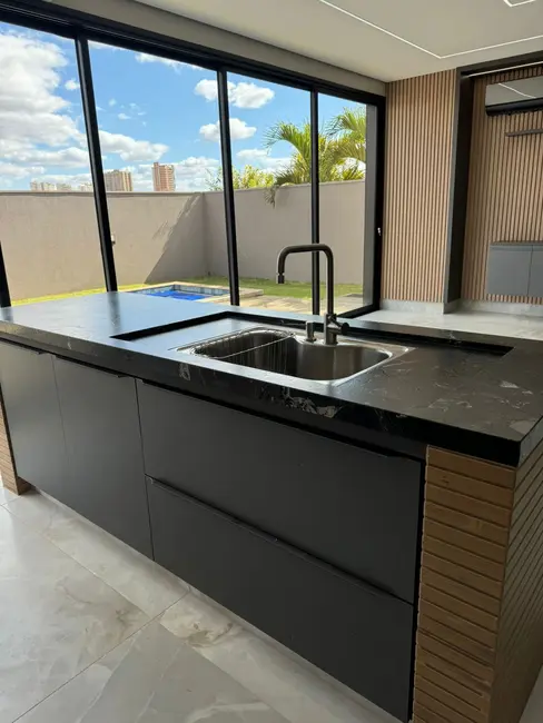 Casa com 4 quartos à venda, 363m2 em Granja Marileusa, Uberlandia - MG - imagem 8 Foto 8 de Casa com 4 quartos à venda, 363m2 em Granja Marileusa, Uberlandia - MG