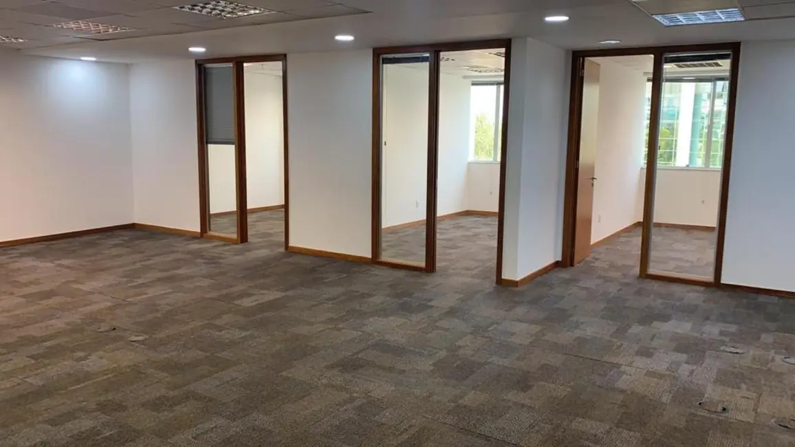 Foto 1 de Sala Comercial à venda e para alugar, 200m2 em Barra da Tijuca, Rio De Janeiro - RJ