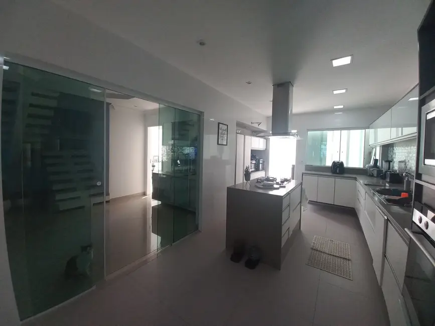 Foto 9 de Casa de Condomínio com 4 quartos à venda, 350m2 em Vargem Pequena, Rio De Janeiro - RJ