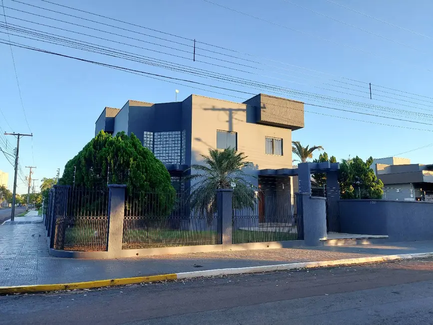 Casa com 4 quartos à venda, 440m2 em Sorriso - MT - imagem 3 Foto 3 de Casa com 4 quartos à venda, 440m2 em Sorriso - MT