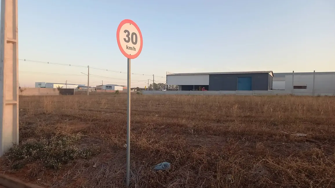 Foto 3 de Terreno / Lote à venda, 1120m2 em Sorriso - MT