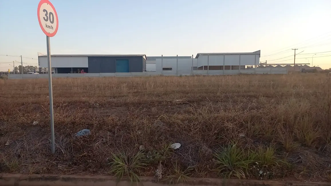 Foto 2 de Terreno / Lote à venda, 1120m2 em Sorriso - MT