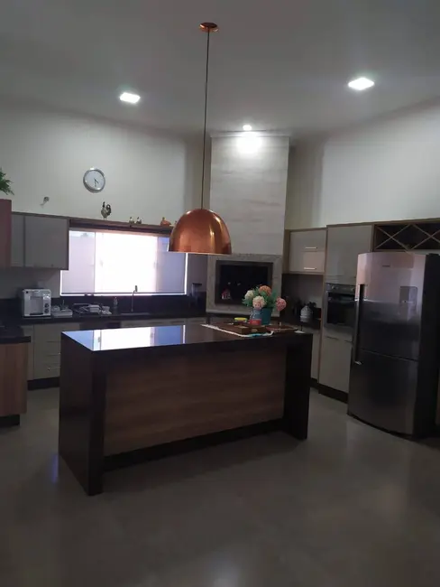 Casa com 3 quartos à venda, 408m2 em Sorriso - MT - imagem 5 Foto 5 de Casa com 3 quartos à venda, 408m2 em Sorriso - MT