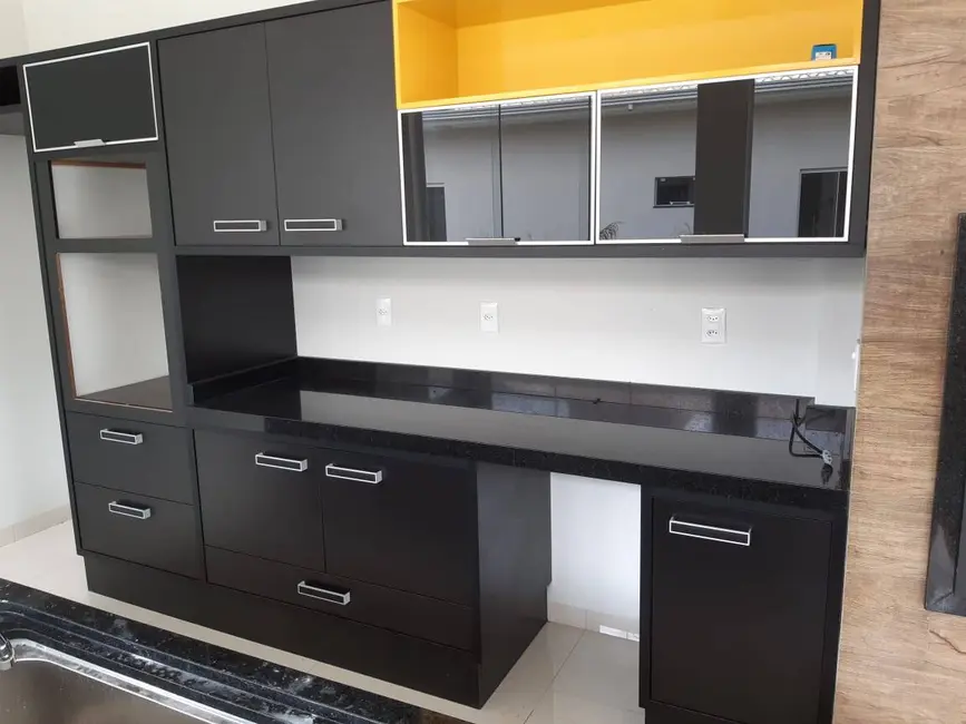 Foto 2 de Casa com 3 quartos à venda, 1528m2 em Sorriso - MT