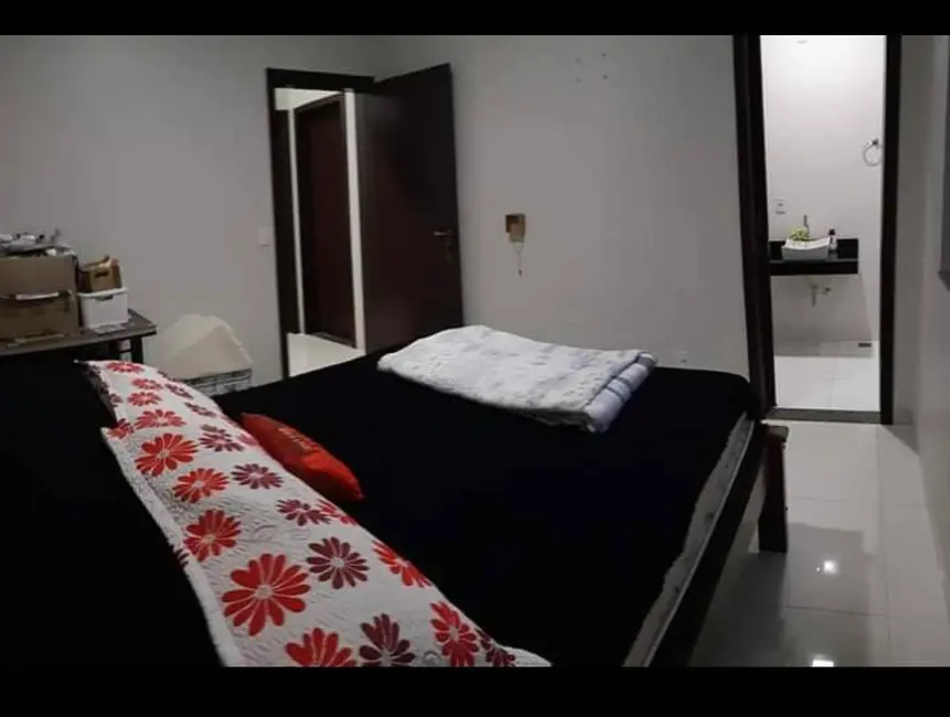 Casa com 4 quartos à venda e para alugar, 2020m2 em Sorriso - MT - imagem 4 Foto 4 de Casa com 4 quartos à venda e para alugar, 2020m2 em Sorriso - MT