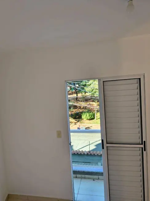 Sobrado com 2 quartos para alugar, 180m2 em Chácara Seis de Outubro, São Paulo - SP - imagem 2 Foto 2 de Sobrado com 2 quartos para alugar, 180m2 em Chácara Seis de Outubro, São Paulo - SP