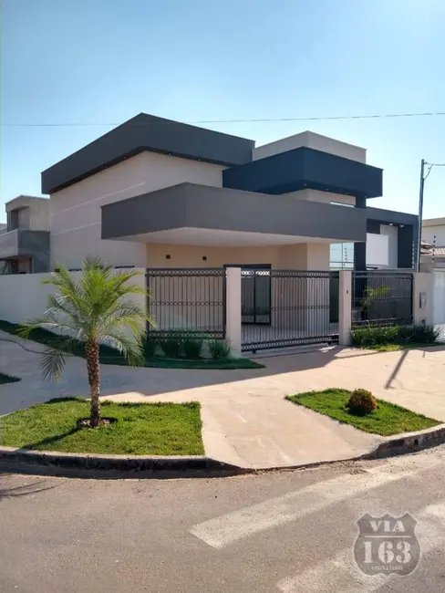 Foto 1 de Casa com 3 quartos à venda em Sinop - MT