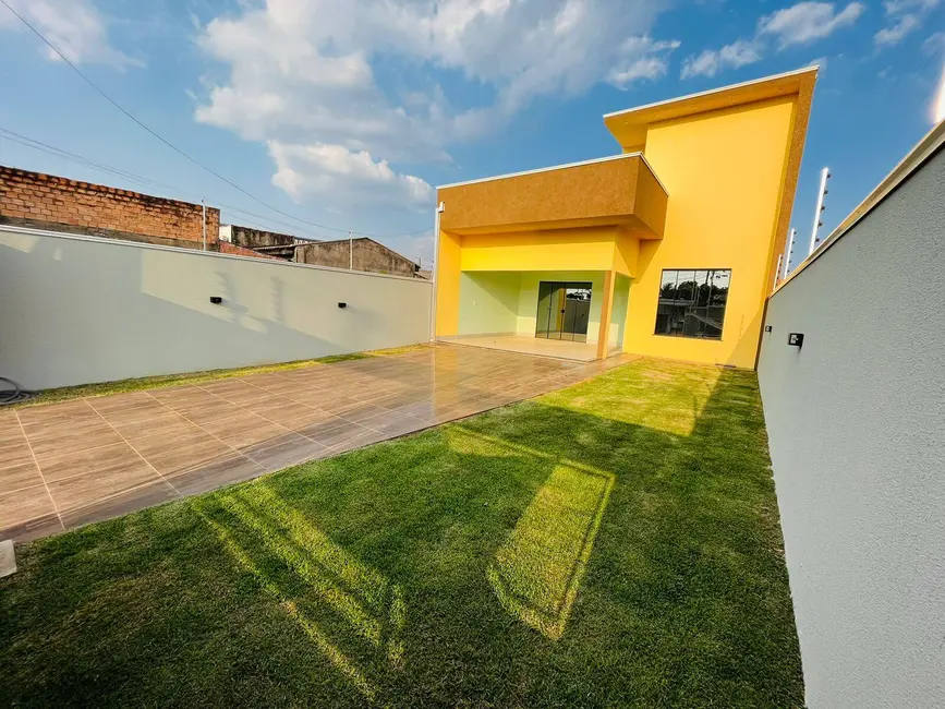Foto 2 de Casa com 3 quartos à venda, 320m2 em Jardim das Violetas, Sinop - MT