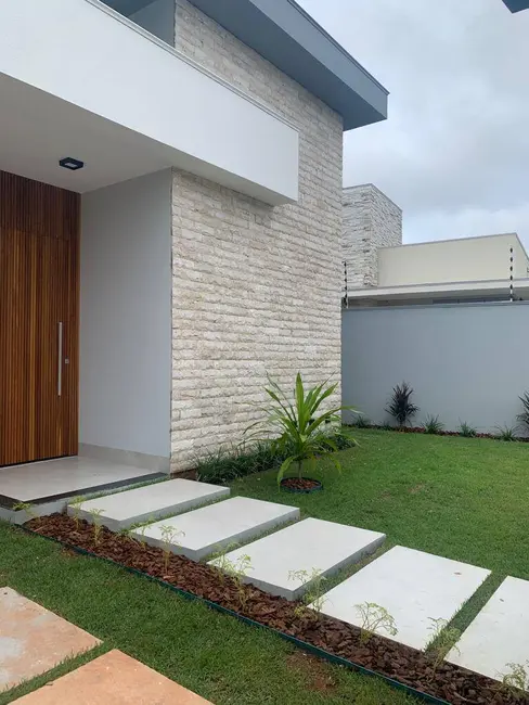 Foto 1 de Casa com 3 quartos à venda, 330m2 em Sinop - MT