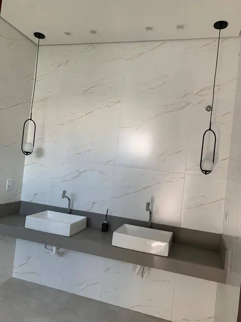 Casa com 3 quartos à venda, 330m2 em Sinop - MT - imagem 5 Foto 5 de Casa com 3 quartos à venda, 330m2 em Sinop - MT