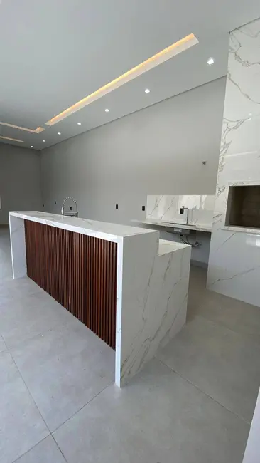 Casa com 3 quartos à venda, 360m2 em Jardim Belo Horizonte, Sinop - MT - imagem 9 Foto 9 de Casa com 3 quartos à venda, 360m2 em Jardim Belo Horizonte, Sinop - MT