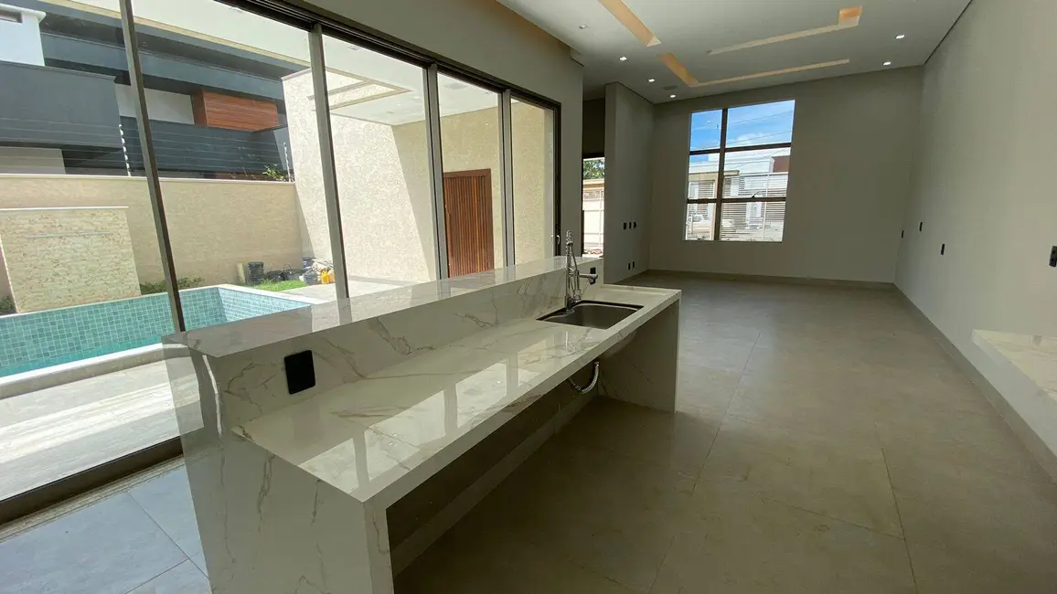 Casa com 3 quartos à venda, 360m2 em Jardim Belo Horizonte, Sinop - MT - imagem 7 Foto 7 de Casa com 3 quartos à venda, 360m2 em Jardim Belo Horizonte, Sinop - MT