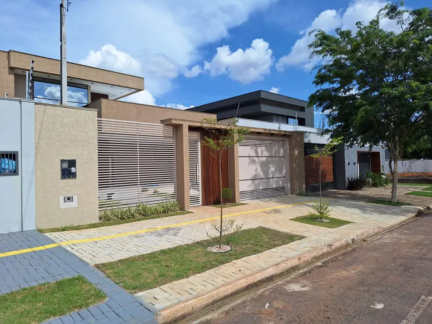 Foto 2 de Casa com 3 quartos à venda, 360m2 em Jardim Belo Horizonte, Sinop - MT