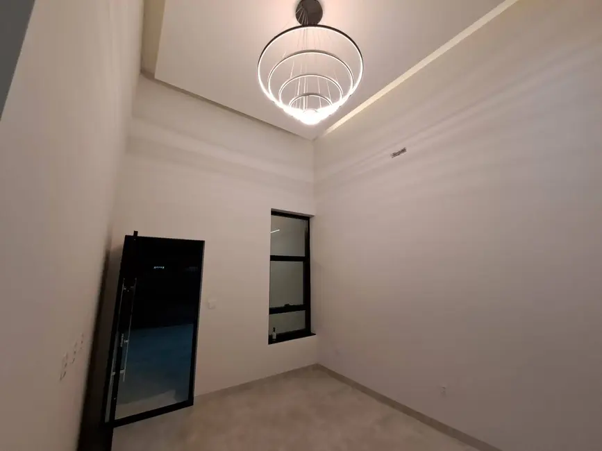 Foto 2 de Casa com 3 quartos à venda, 150m2 em Sinop - MT