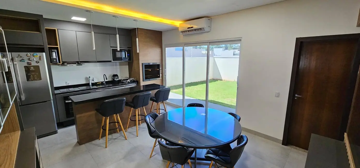 Casa com 3 quartos à venda, 318m2 em Sinop - MT - imagem 4 Foto 4 de Casa com 3 quartos à venda, 318m2 em Sinop - MT