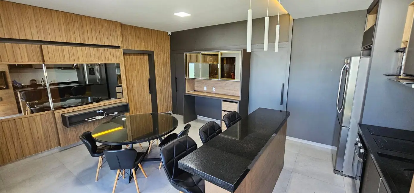 Casa com 3 quartos à venda, 318m2 em Sinop - MT - imagem 3 Foto 3 de Casa com 3 quartos à venda, 318m2 em Sinop - MT