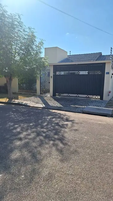 Casa com 3 quartos à venda, 300m2 em Residencial Nossa Senhora Aparecida, Sinop - MT - imagem 2 Foto 2 de Casa com 3 quartos à venda, 300m2 em Residencial Nossa Senhora Aparecida, Sinop - MT