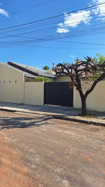 Casa com 3 quartos à venda, 300m2 em Residencial Nossa Senhora Aparecida, Sinop - MT - imagem 4 Foto 4 de Casa com 3 quartos à venda, 300m2 em Residencial Nossa Senhora Aparecida, Sinop - MT