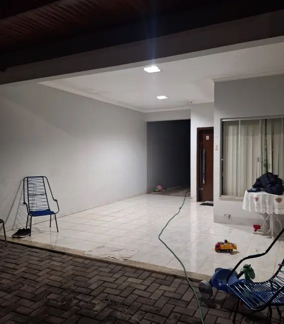 Foto 3 de Casa com 2 quartos à venda, 168m2 em Sinop - MT