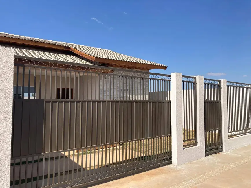 Foto 1 de Casa com 2 quartos à venda, 300m2 em Sinop - MT