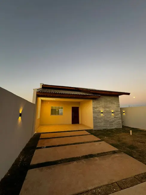 Foto 1 de Casa com 2 quartos à venda, 300m2 em Sinop - MT