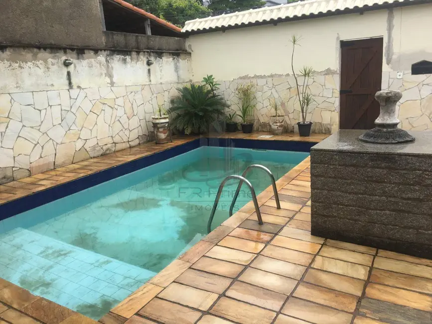 Casa com 2 quartos à venda, 150m2 em São Luís, Volta Redonda - RJ - imagem 4 Foto 4 de Casa com 2 quartos à venda, 150m2 em São Luís, Volta Redonda - RJ
