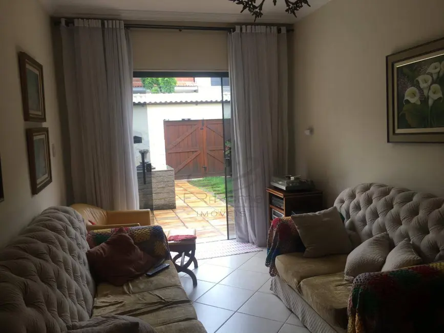 Casa com 2 quartos à venda, 150m2 em São Luís, Volta Redonda - RJ - imagem 7 Foto 7 de Casa com 2 quartos à venda, 150m2 em São Luís, Volta Redonda - RJ