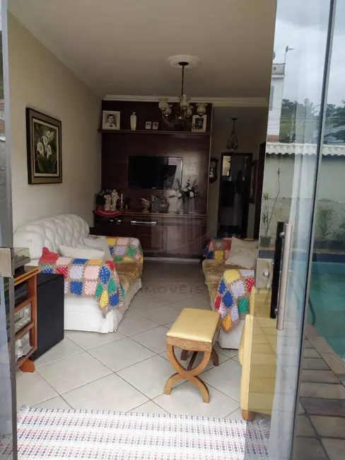 Casa com 2 quartos à venda, 150m2 em São Luís, Volta Redonda - RJ - imagem 9 Foto 9 de Casa com 2 quartos à venda, 150m2 em São Luís, Volta Redonda - RJ