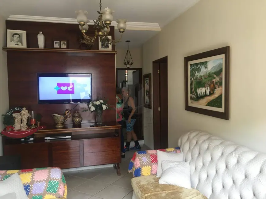 Casa com 2 quartos à venda, 150m2 em São Luís, Volta Redonda - RJ - imagem 6 Foto 6 de Casa com 2 quartos à venda, 150m2 em São Luís, Volta Redonda - RJ