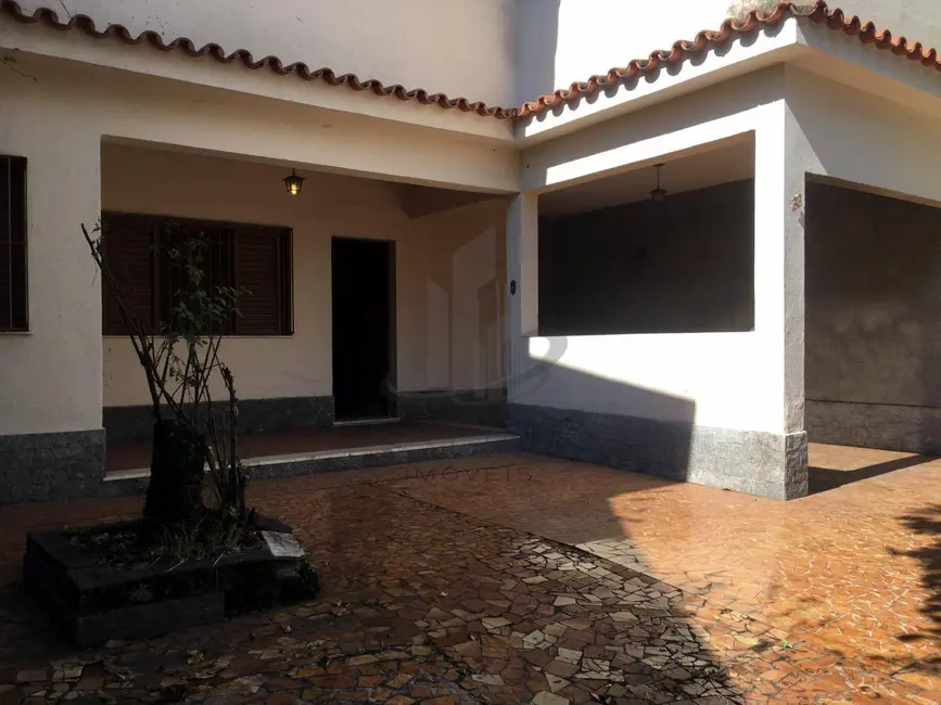 Foto 1 de Casa com 3 quartos à venda, 200m2 em Vila Santa Cecília, Volta Redonda - RJ