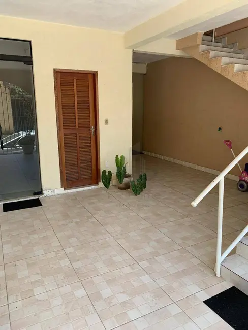 Casa com 5 quartos à venda, 150m2 em Minerlândia, Volta Redonda - RJ - imagem 4 Foto 4 de Casa com 5 quartos à venda, 150m2 em Minerlândia, Volta Redonda - RJ