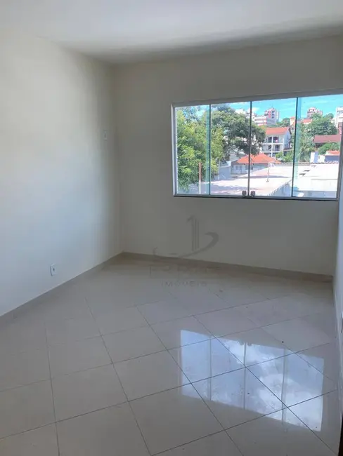 Foto 4 de Cobertura com 4 quartos à venda, 190m2 em Jardim Normandia, Volta Redonda - RJ