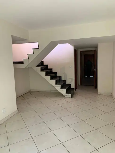 Cobertura com 4 quartos à venda, 185m2 em Jardim Normandia, Volta Redonda - RJ - imagem 3 Foto 3 de Cobertura com 4 quartos à venda, 185m2 em Jardim Normandia, Volta Redonda - RJ