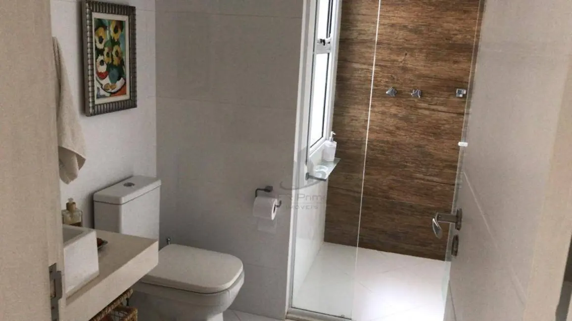 Casa com 4 quartos à venda, 510m2 em Jardim Amália, Volta Redonda - RJ - imagem 8 Foto 8 de Casa com 4 quartos à venda, 510m2 em Jardim Amália, Volta Redonda - RJ