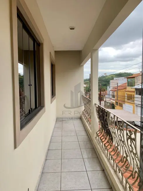 Foto 2 de Casa com 2 quartos à venda, 192m2 em Retiro, Volta Redonda - RJ