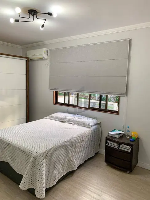 Apartamento com 3 quartos à venda, 129m2 em Jardim Normandia, Volta Redonda - RJ - imagem 9 Foto 9 de Apartamento com 3 quartos à venda, 129m2 em Jardim Normandia, Volta Redonda - RJ