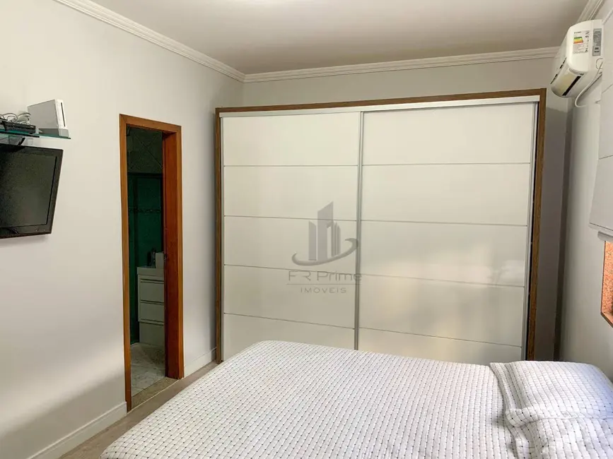 Apartamento com 3 quartos à venda, 129m2 em Jardim Normandia, Volta Redonda - RJ - imagem 5 Foto 5 de Apartamento com 3 quartos à venda, 129m2 em Jardim Normandia, Volta Redonda - RJ