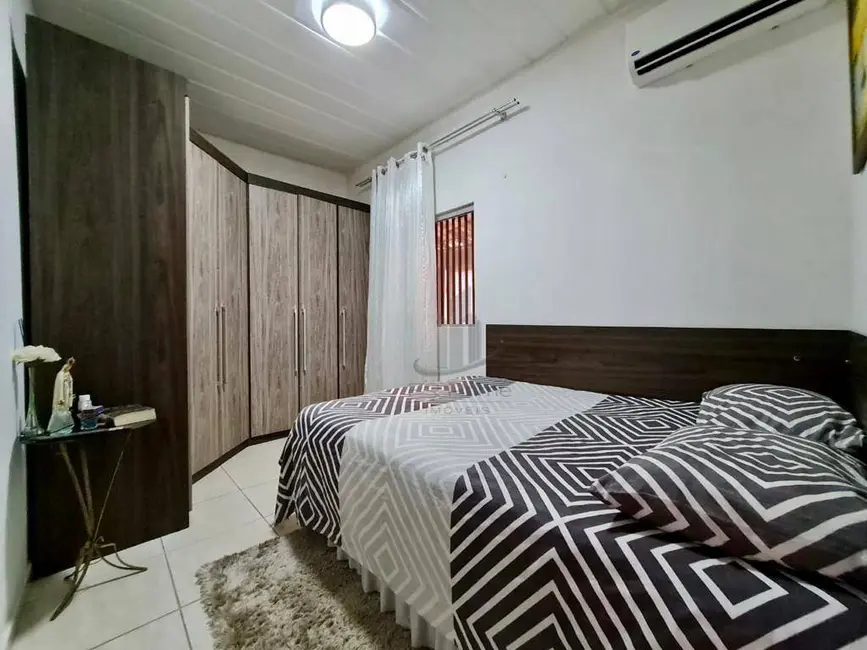 Foto 2 de Casa de Condomínio com 2 quartos à venda, 20128m2 em Colônia Santo Antônio, Barra Mansa - RJ