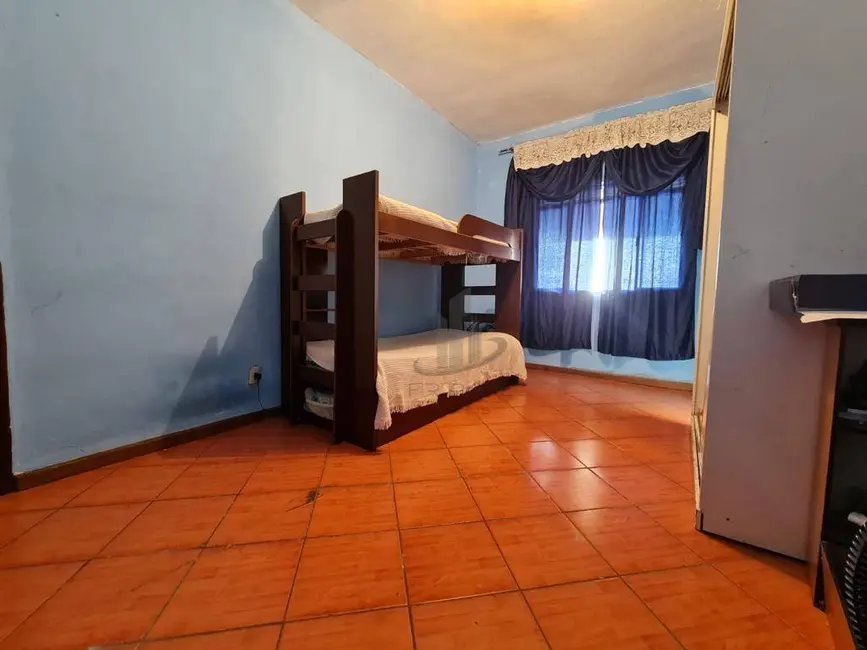 Casa com 3 quartos à venda, 220m2 em Centro, Pinheiral - RJ - imagem 4 Foto 4 de Casa com 3 quartos à venda, 220m2 em Centro, Pinheiral - RJ