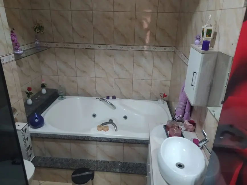 Foto 3 de Casa com 3 quartos à venda, 567m2 em São Geraldo, Volta Redonda - RJ