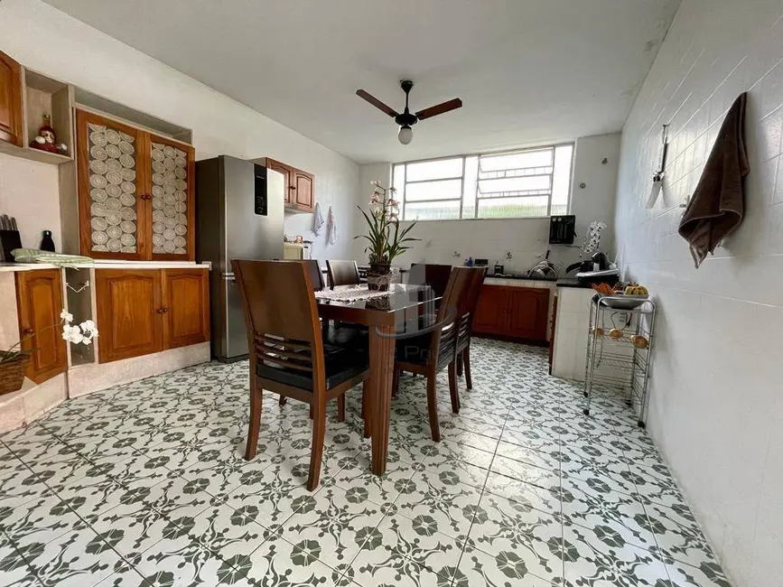 Foto 2 de Casa com 4 quartos à venda, 457m2 em Jardim Amália, Volta Redonda - RJ