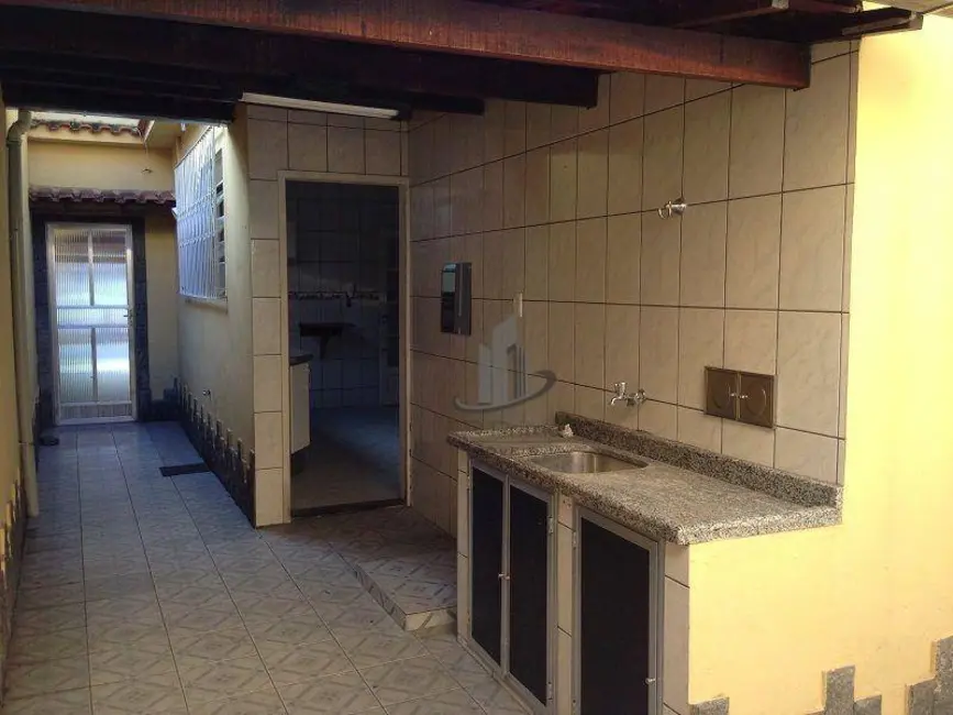 Casa com 4 quartos à venda, 292m2 em São Luís, Volta Redonda - RJ - imagem 7 Foto 7 de Casa com 4 quartos à venda, 292m2 em São Luís, Volta Redonda - RJ