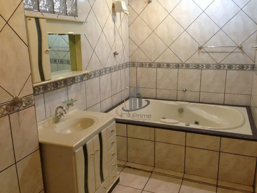 Casa com 4 quartos à venda, 292m2 em São Luís, Volta Redonda - RJ - imagem 3 Foto 3 de Casa com 4 quartos à venda, 292m2 em São Luís, Volta Redonda - RJ
