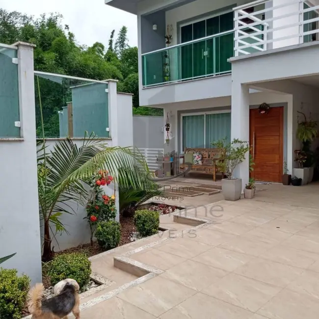 Foto 1 de Casa com 3 quartos à venda, 247m2 em São Luís, Volta Redonda - RJ