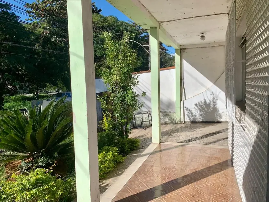 Casa de Condomínio com 3 quartos à venda, 268m2 em Sessenta, Volta Redonda - RJ - imagem 3 Foto 3 de Casa de Condomínio com 3 quartos à venda, 268m2 em Sessenta, Volta Redonda - RJ