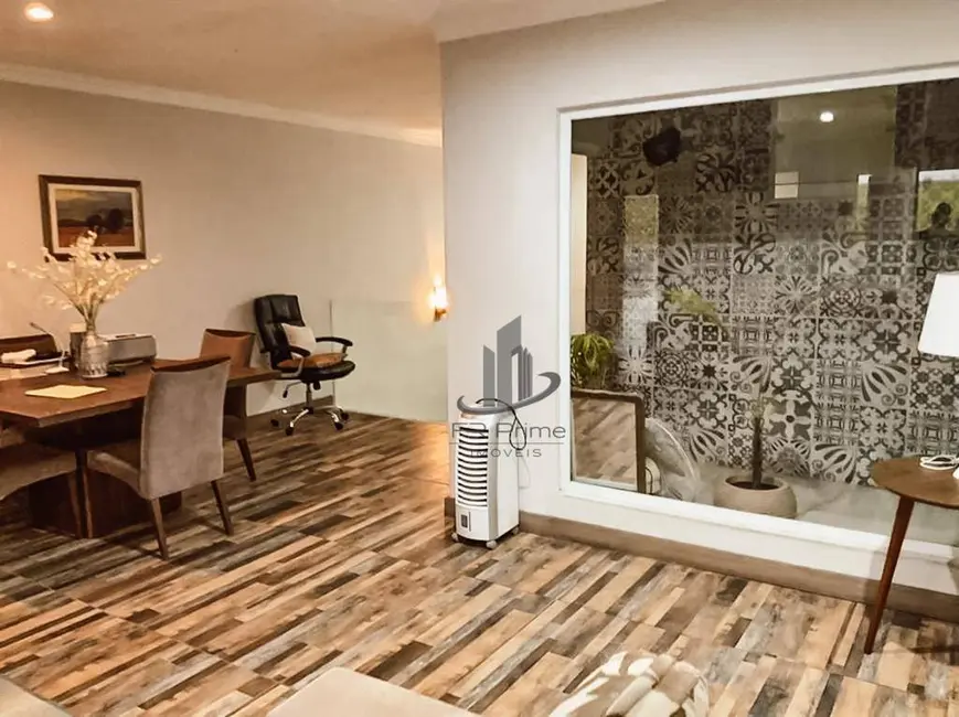 Casa de Condomínio com 3 quartos à venda, 213m2 em Jardim Belvedere, Volta Redonda - RJ - imagem 5 Foto 5 de Casa de Condomínio com 3 quartos à venda, 213m2 em Jardim Belvedere, Volta Redonda - RJ
